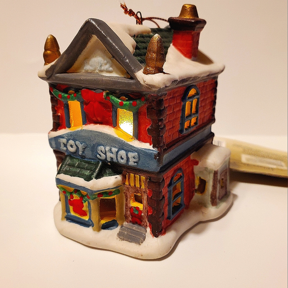 VINTAGE MR. CHRISTMAS TOY SHOP VILLAGE MUSIC BOX LIGHT UP MOTION SENSOR ORNAMENT